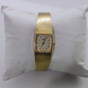 1980's  Ladies Seiko Quartz Watch New Battery. Will fit up  to a 6" wrist.